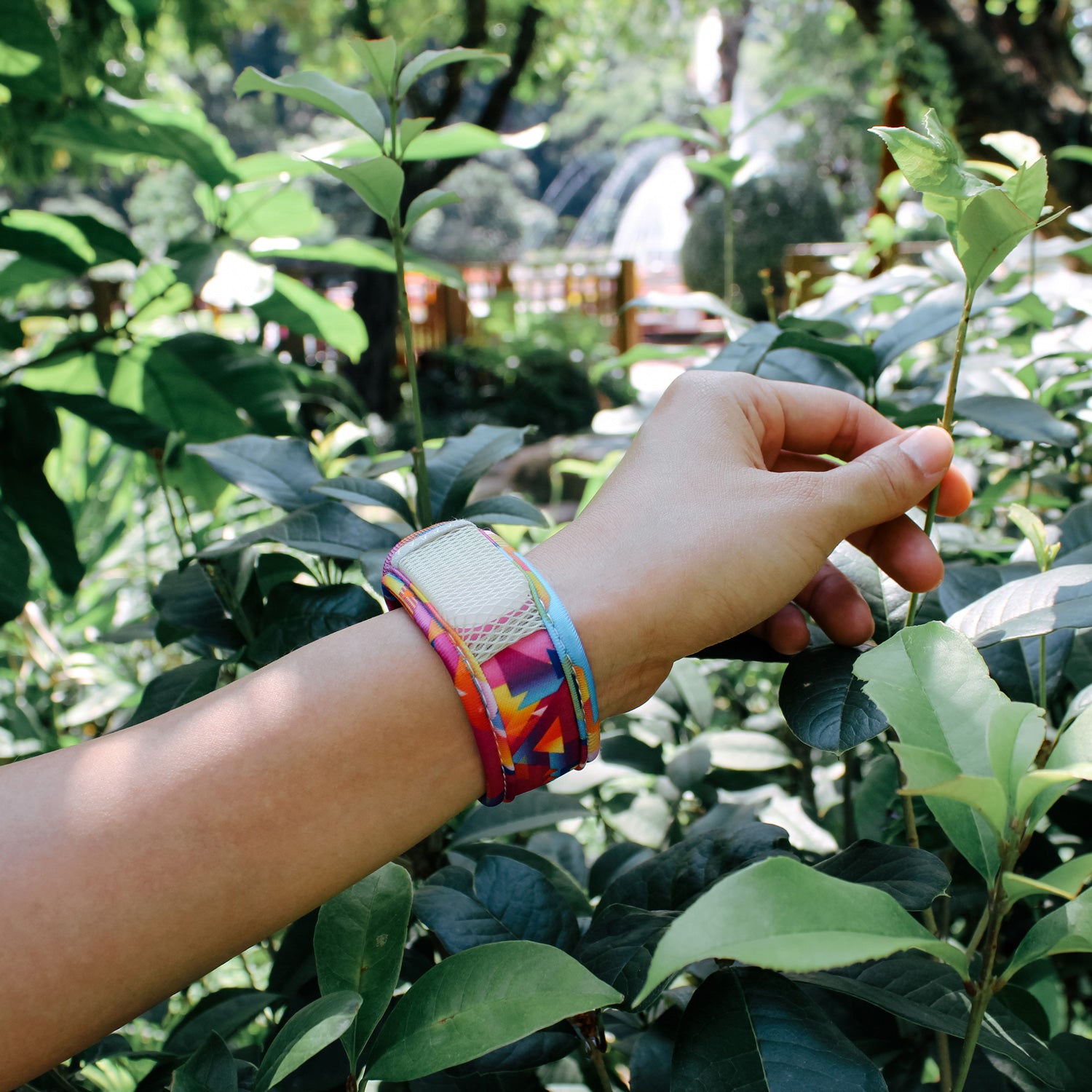 Mosquito Repellent Wristband - Graphic + 2 refill pellets
