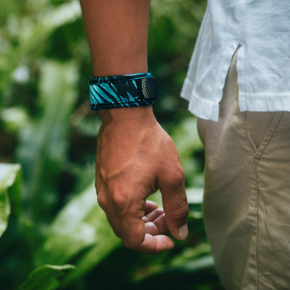 Mosquito Repellent Wristband - Graphic + 2 refill pellets