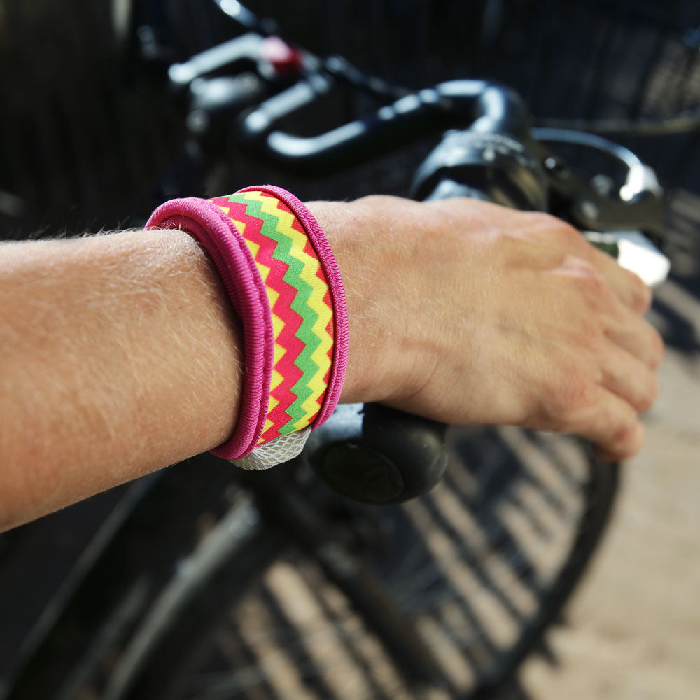 Mosquito Repellent Wristband - Graphic + 2 refill pellets
