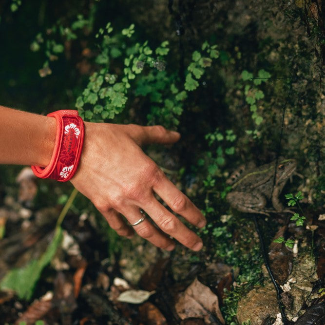 Mosquito Repellent Wristband - Graphic + 2 refill pellets